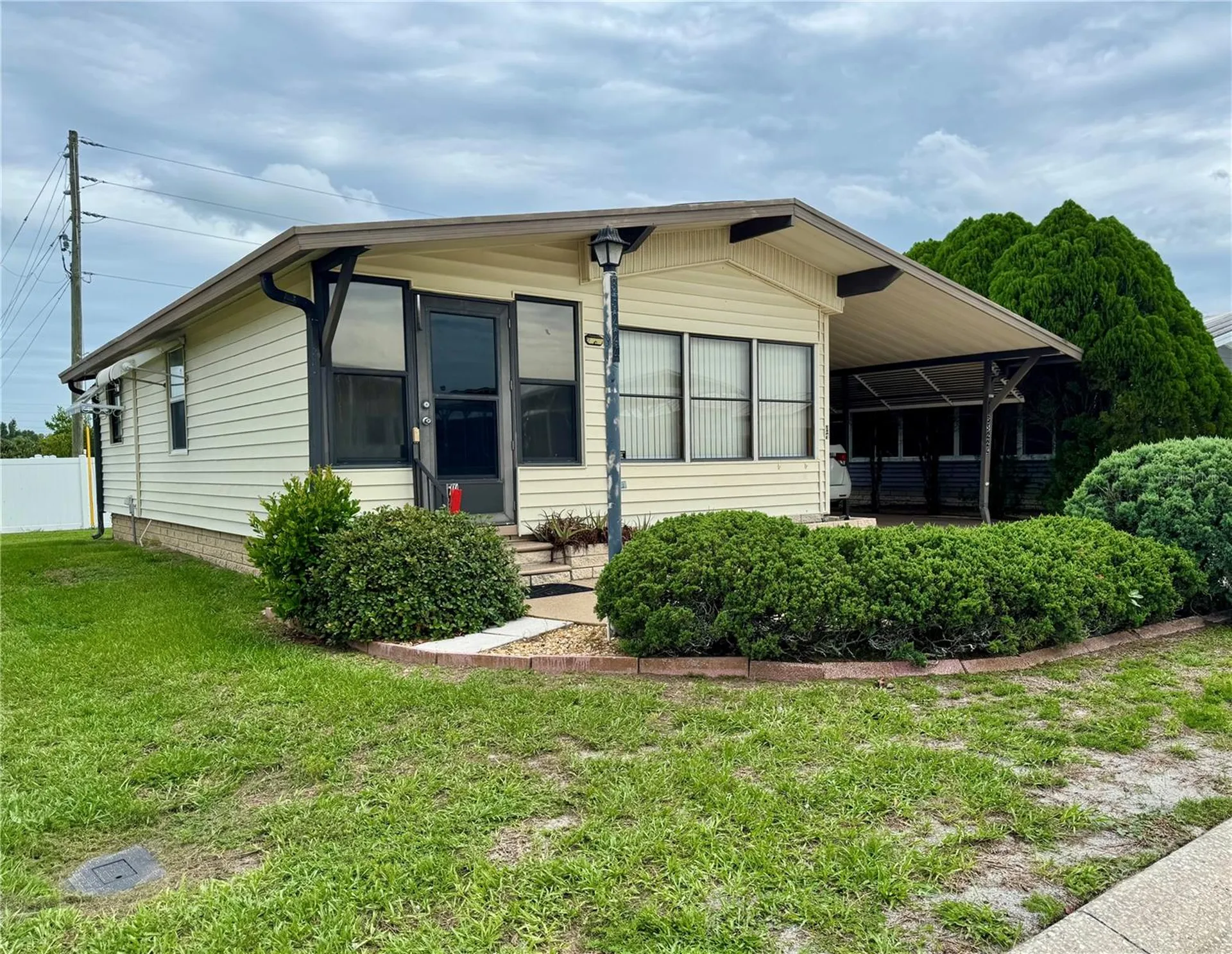 35224 Dodie Drive Zephyrhills FL 33541