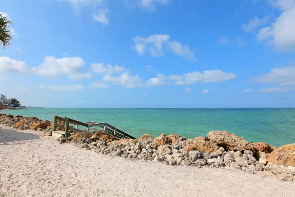 7219 Pine Needle Road Sarasota FL 34242