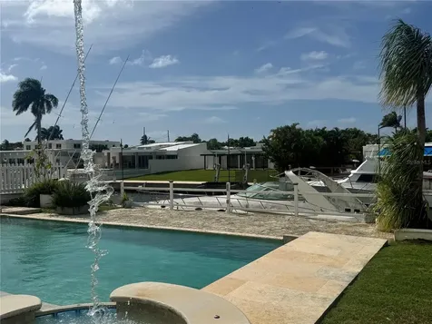 Vistamar Marina Este Jaen Street Carolina PR 00983
