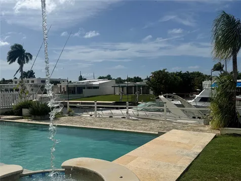 Vistamar Marina Este Jaen Street Carolina PR 00983