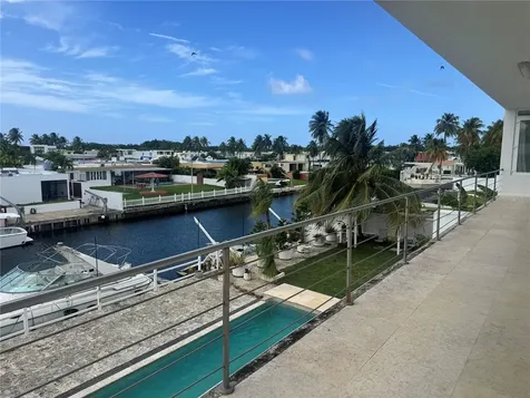 Vistamar Marina Este Jaen Street Carolina PR 00983