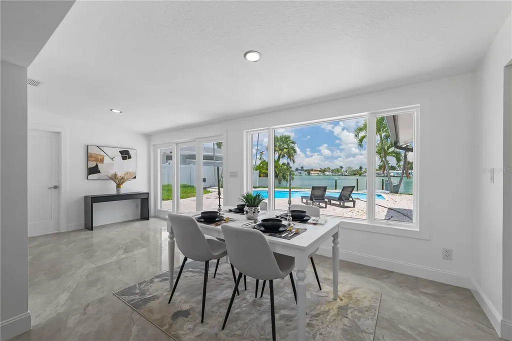 7905 9th Avenue S St Petersburg FL 33707