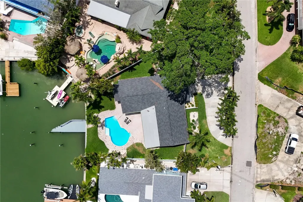 7905 9th Avenue S St Petersburg FL 33707