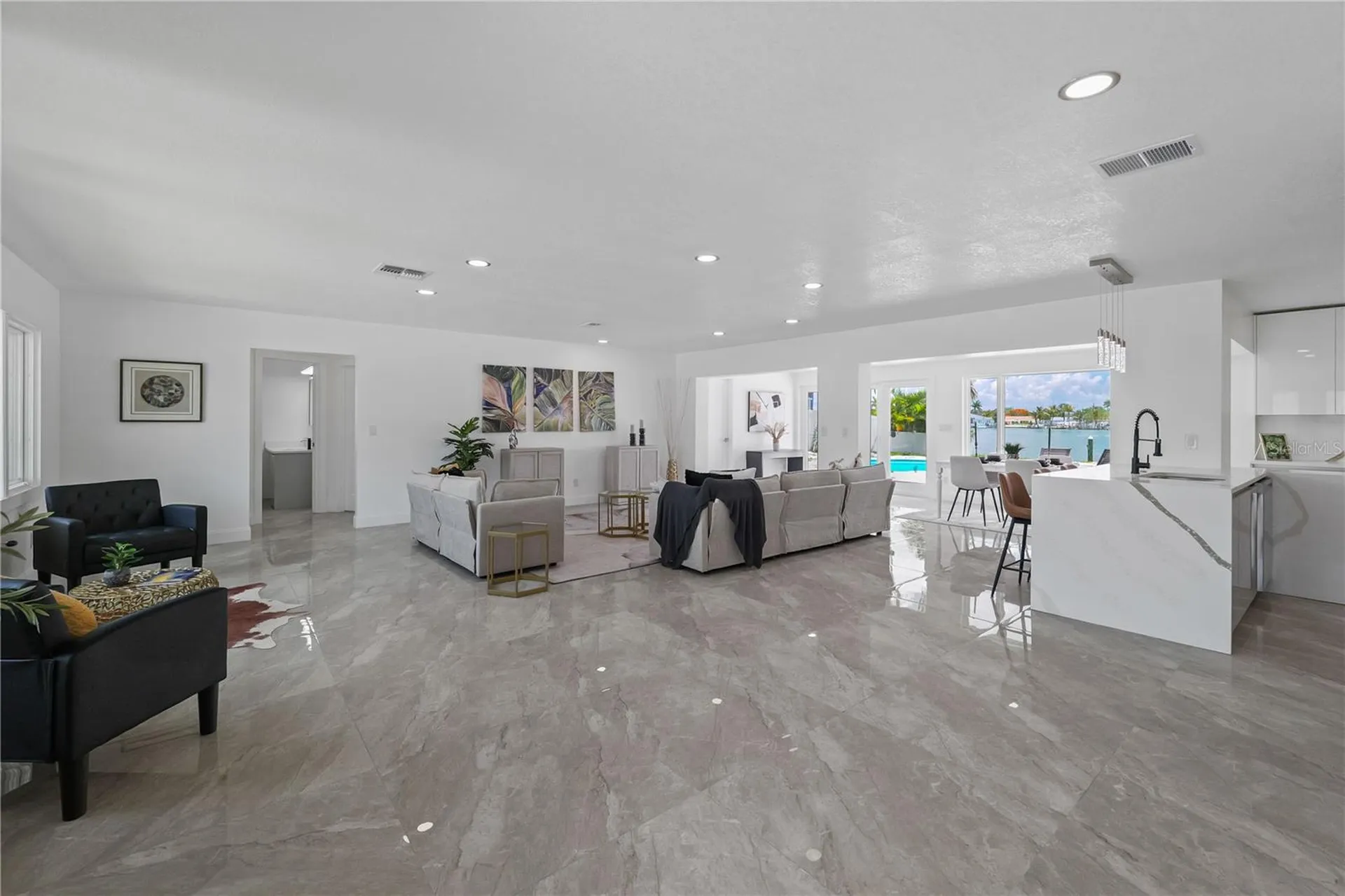 7905 9th Avenue S St Petersburg FL 33707