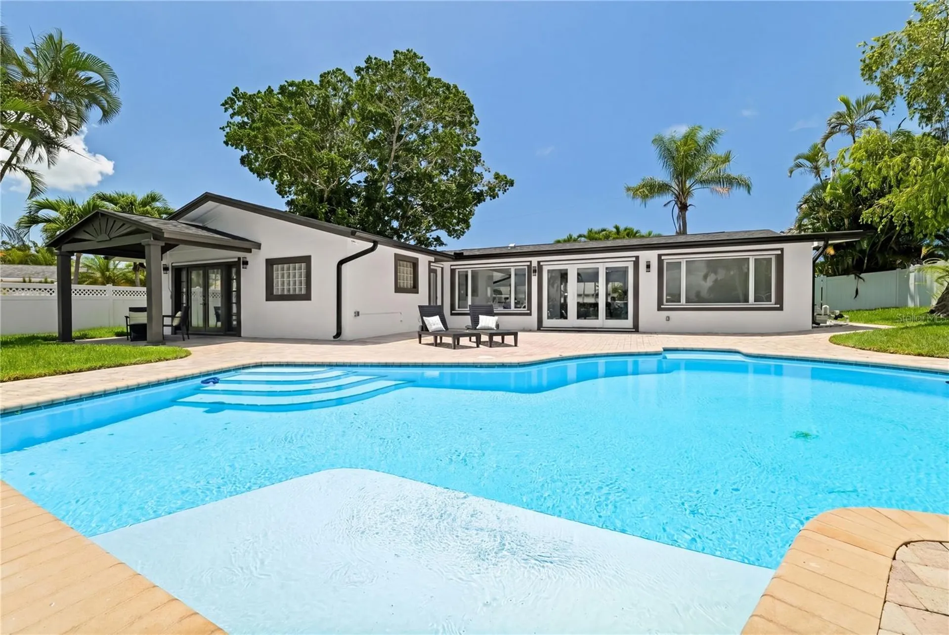 7905 9th Avenue S St Petersburg FL 33707