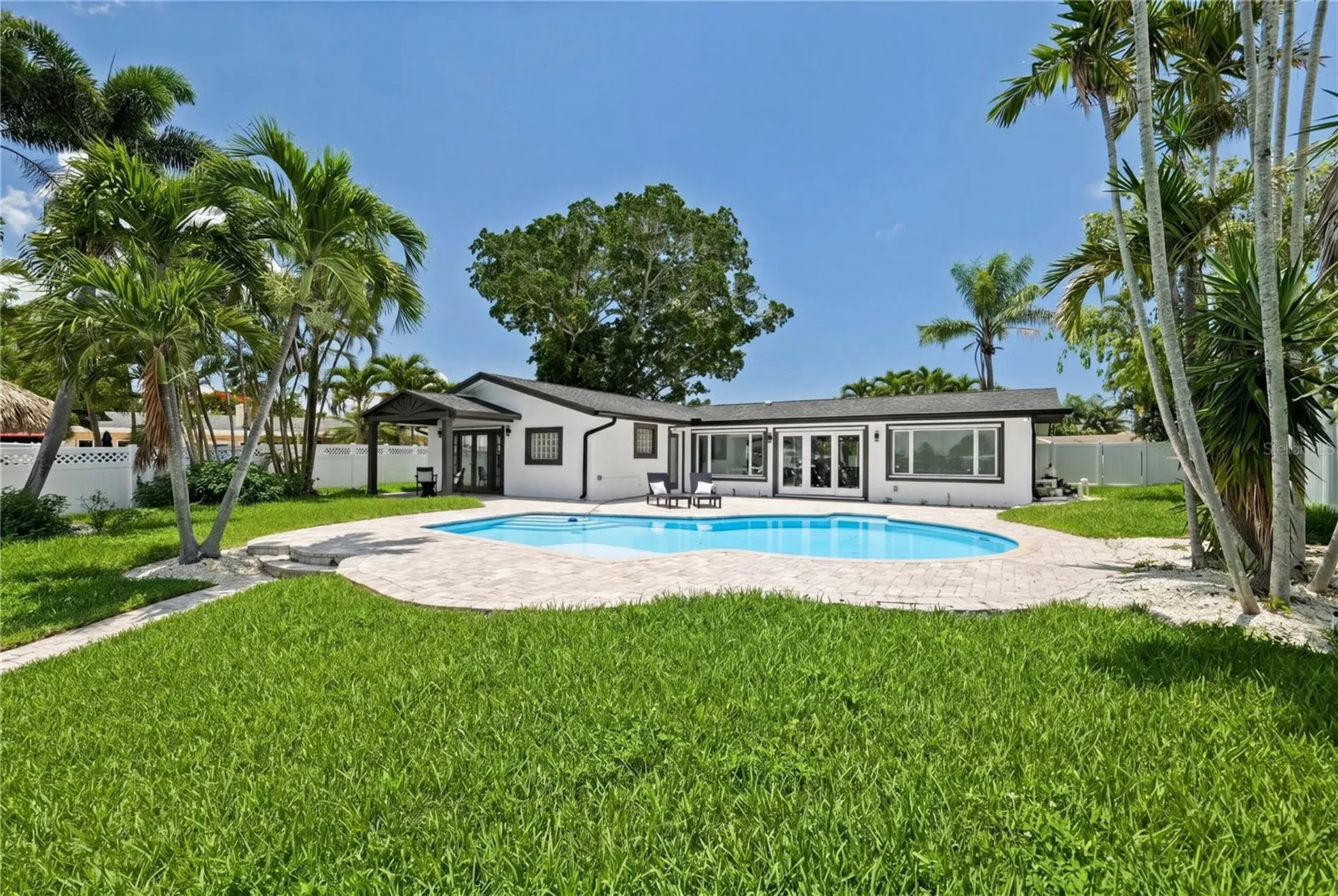 7905 9th Avenue S St Petersburg FL 33707
