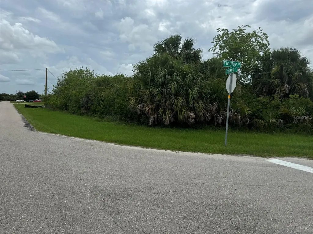 379 Findlay Street Port Charlotte FL 33954
