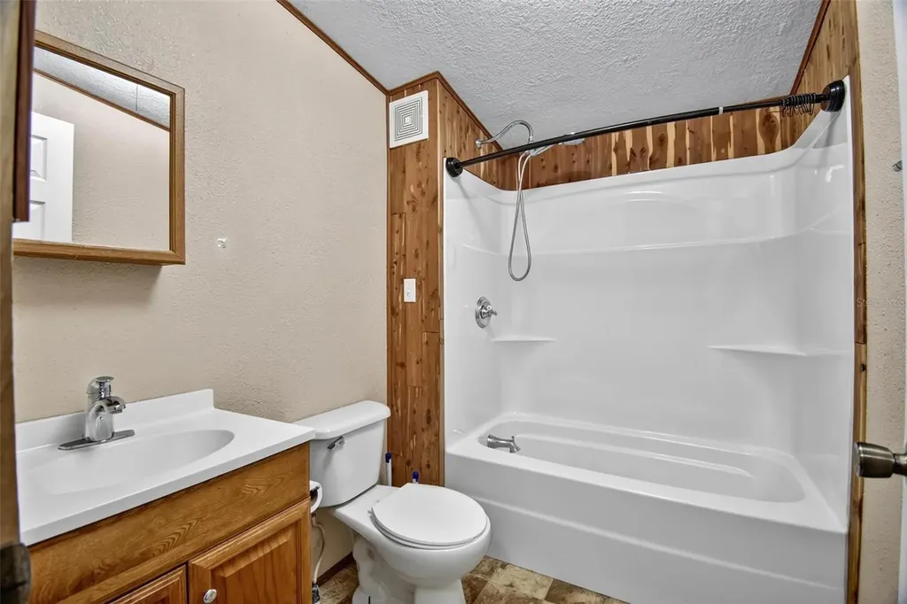 156 Kingfish Road Pomona Park FL 32181
