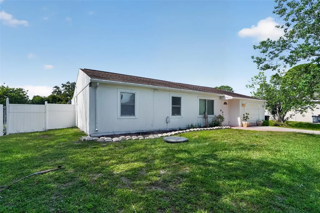 2832 SE Gantry Court Port St Lucie FL 34952