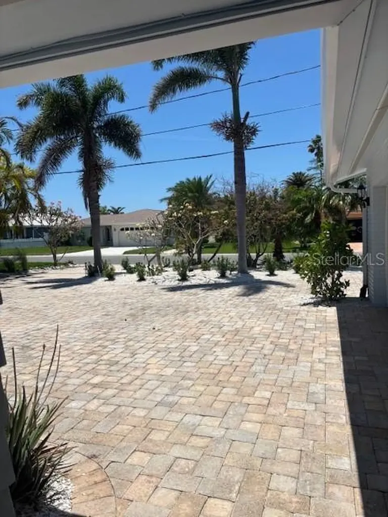 12055 4th Street E Treasure Island FL 33706