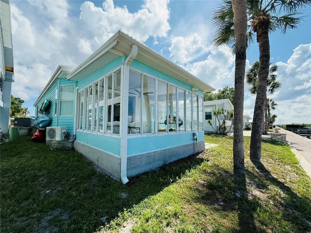 4851 W Gandy Boulevard Tampa FL 33611