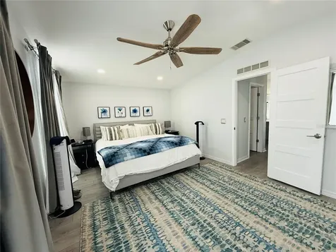 4851 W Gandy Boulevard Tampa FL 33611