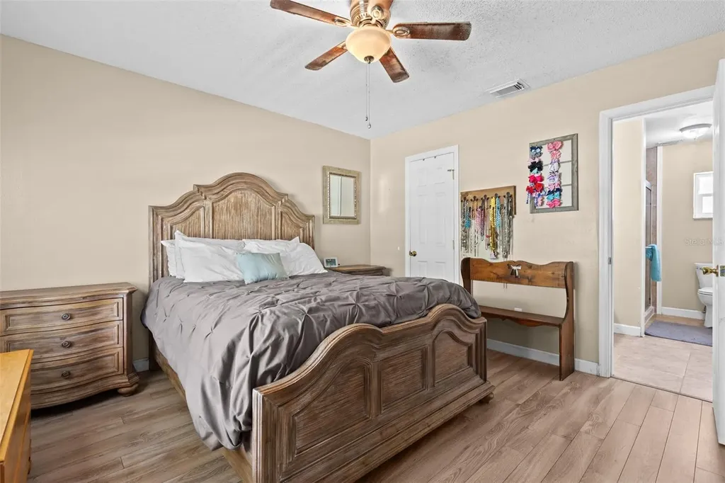16205 Copperfield Drive Tampa FL 33618