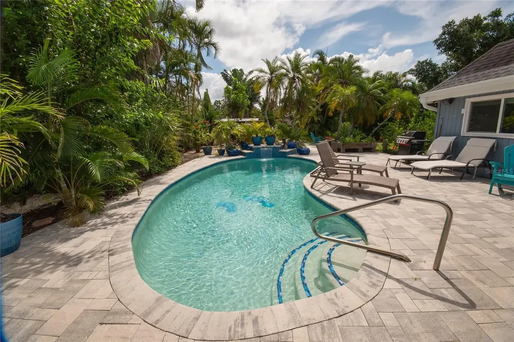 4925 Primrose Path Sarasota FL 34242