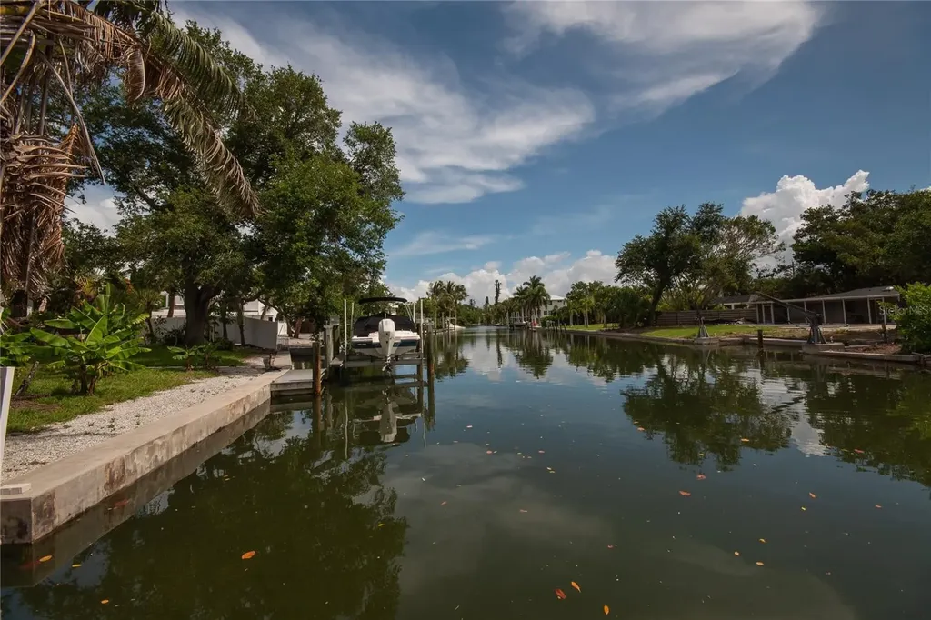 4925 Primrose Path Sarasota FL 34242