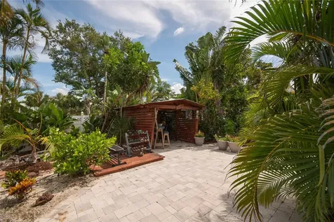 4925 Primrose Path Sarasota FL 34242