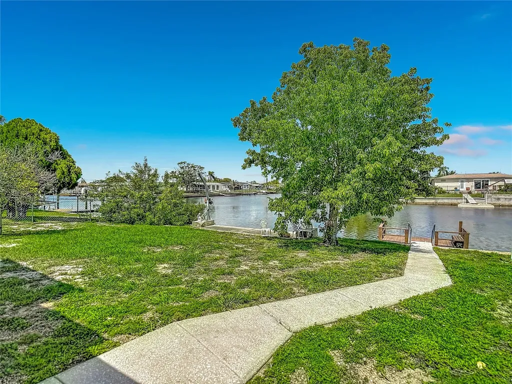 12524 5th Isle Hudson FL 34667