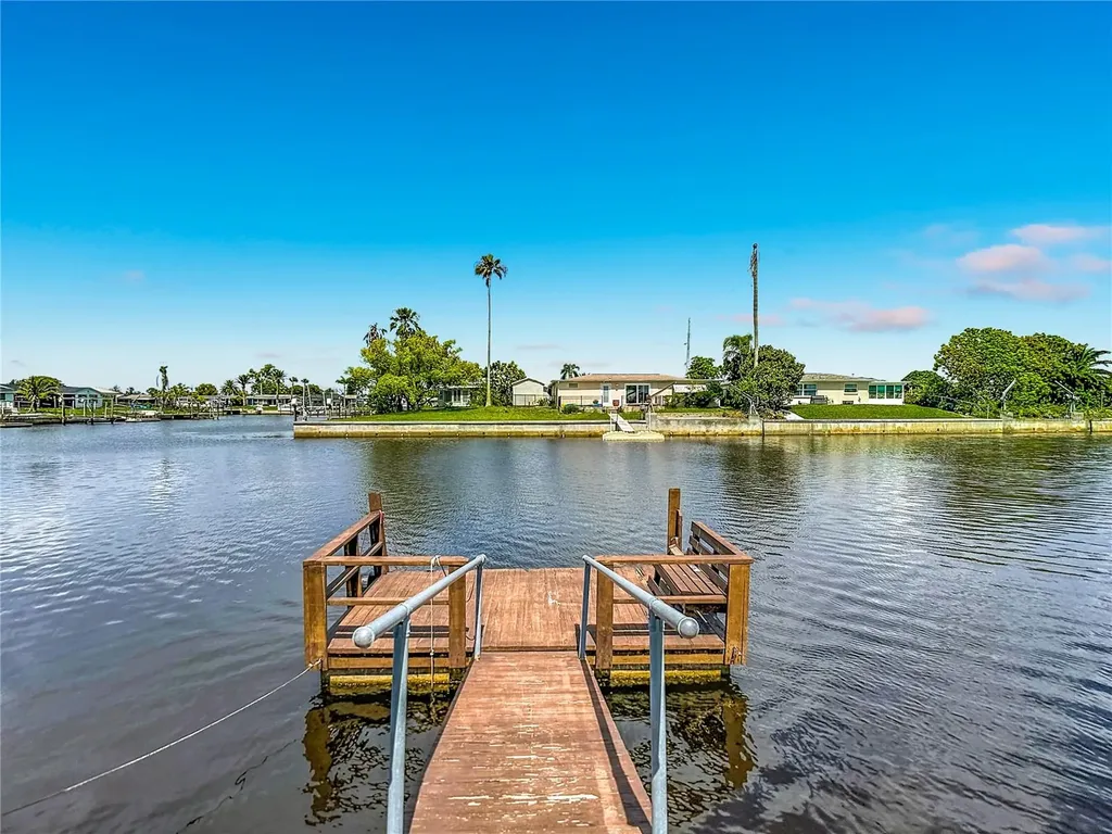 12524 5th Isle Hudson FL 34667
