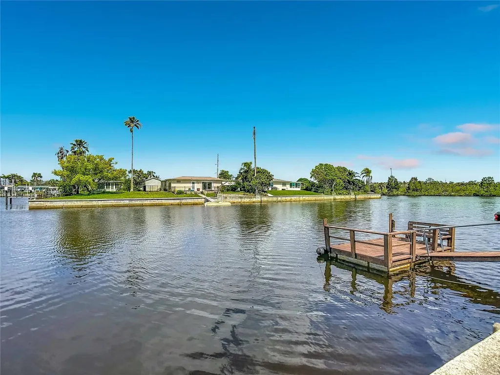12524 5th Isle Hudson FL 34667