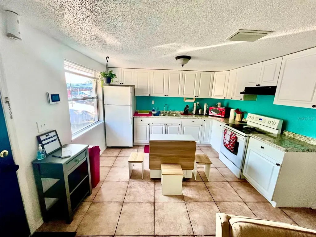 1011 57th Avenue Terrace E Bradenton FL 34203