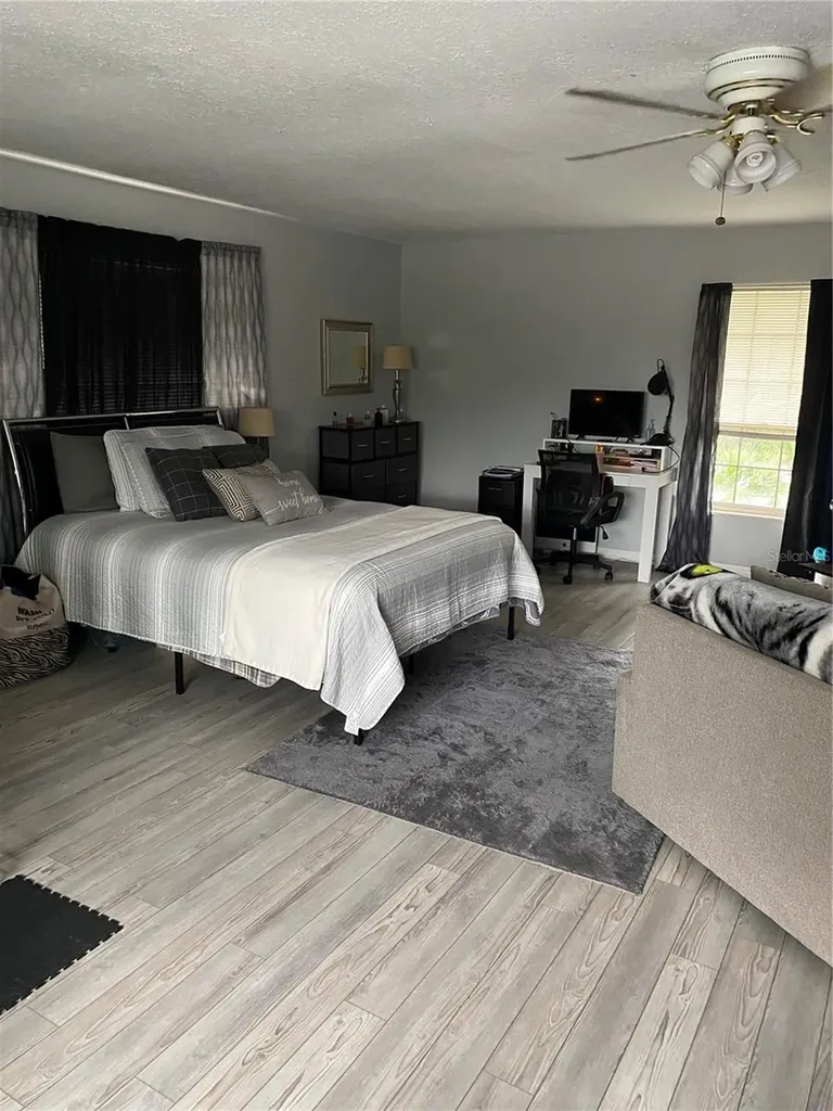 2533 W Lake Drive Deland FL 32724