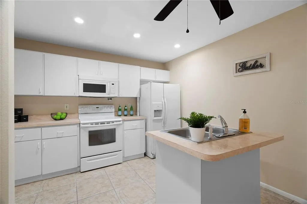 39784 Meadowood Loop Zephyrhills FL 33542