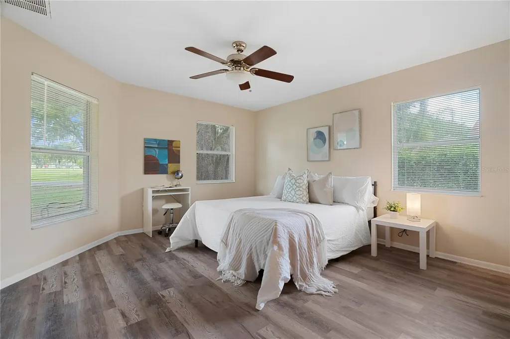 39784 Meadowood Loop Zephyrhills FL 33542