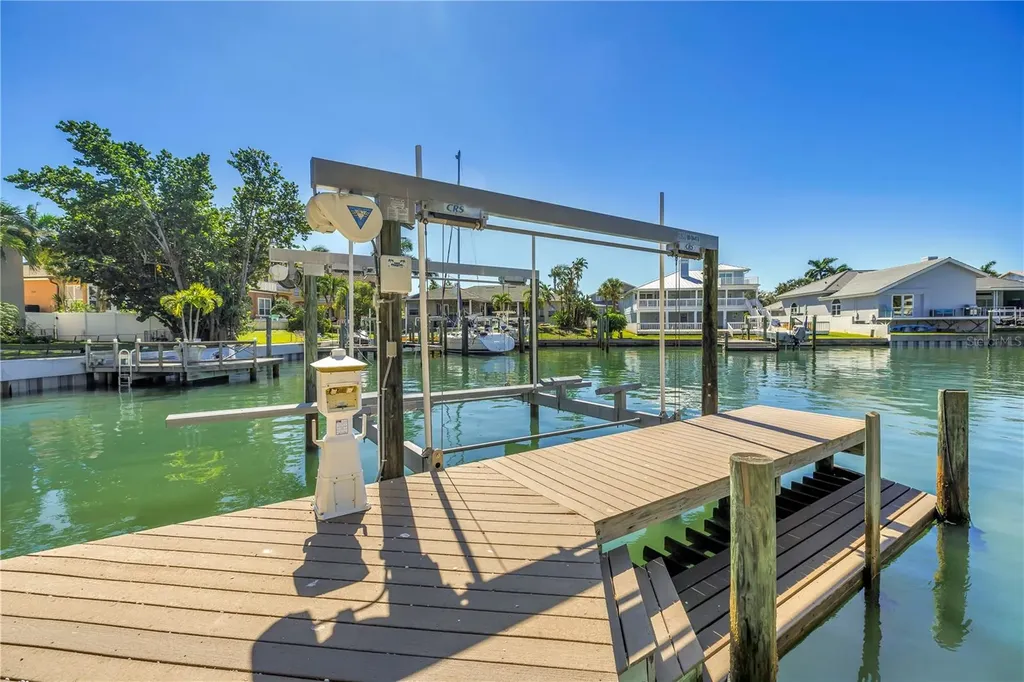 104 5th Street E Tierra Verde FL 33715