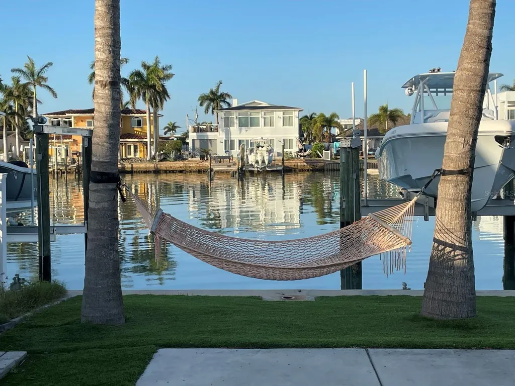 11180 9th Street E Treasure Island FL 33706