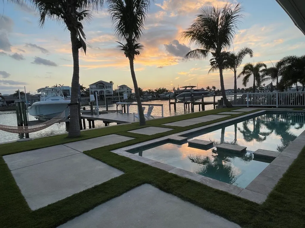 11180 9th Street E Treasure Island FL 33706