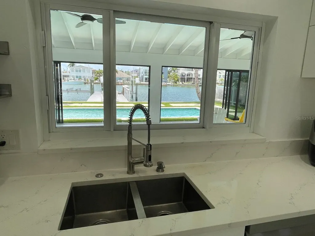 11180 9th Street E Treasure Island FL 33706