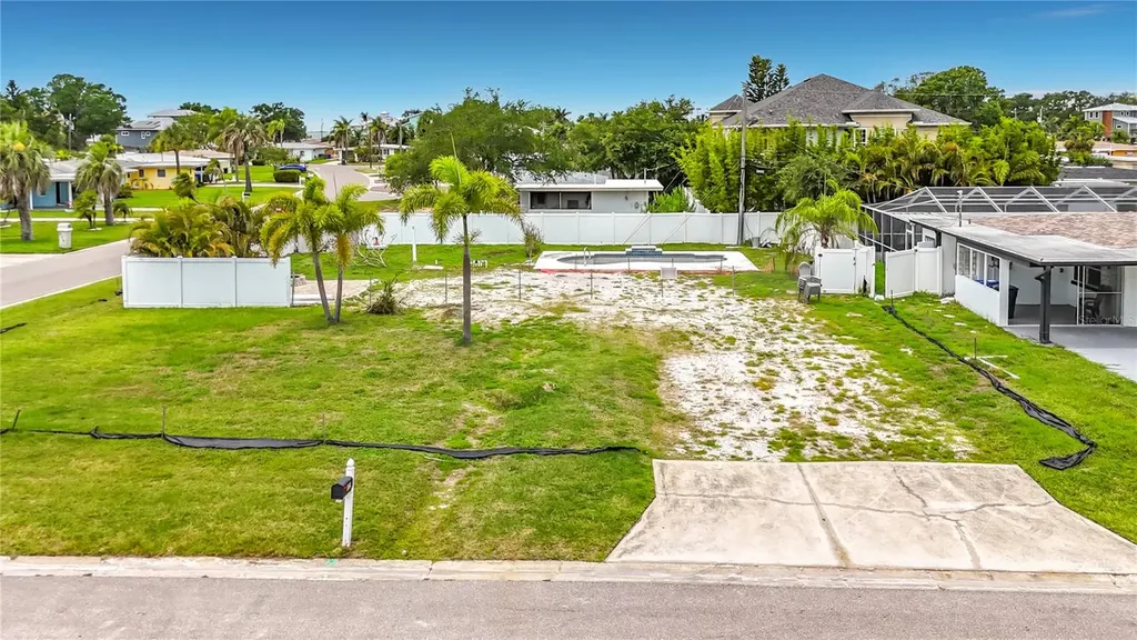 2464 Del Rio Way Dunedin FL 34698