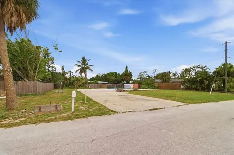 1308 62nd Street NW Bradenton FL 34209