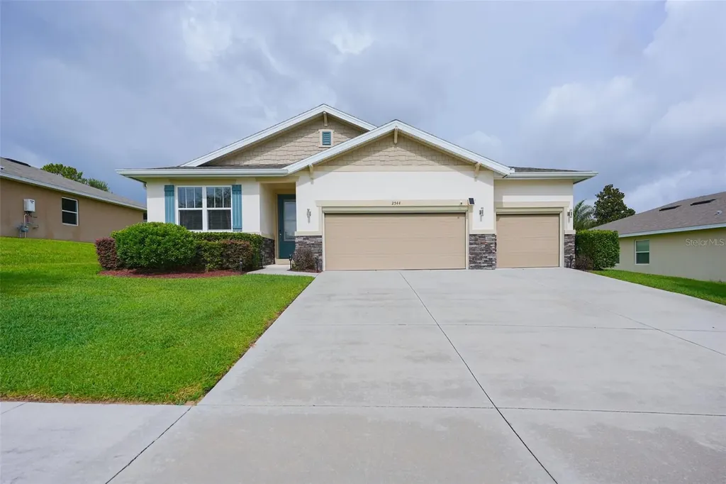 2544 Autumn Stream Drive Leesburg FL 34748