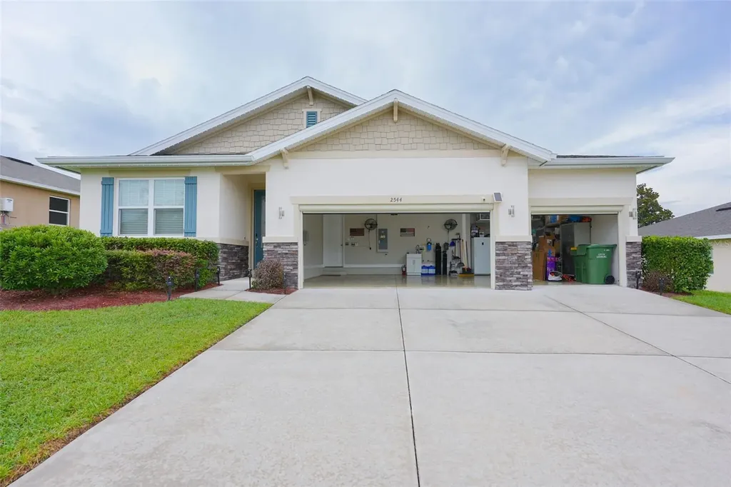 2544 Autumn Stream Drive Leesburg FL 34748