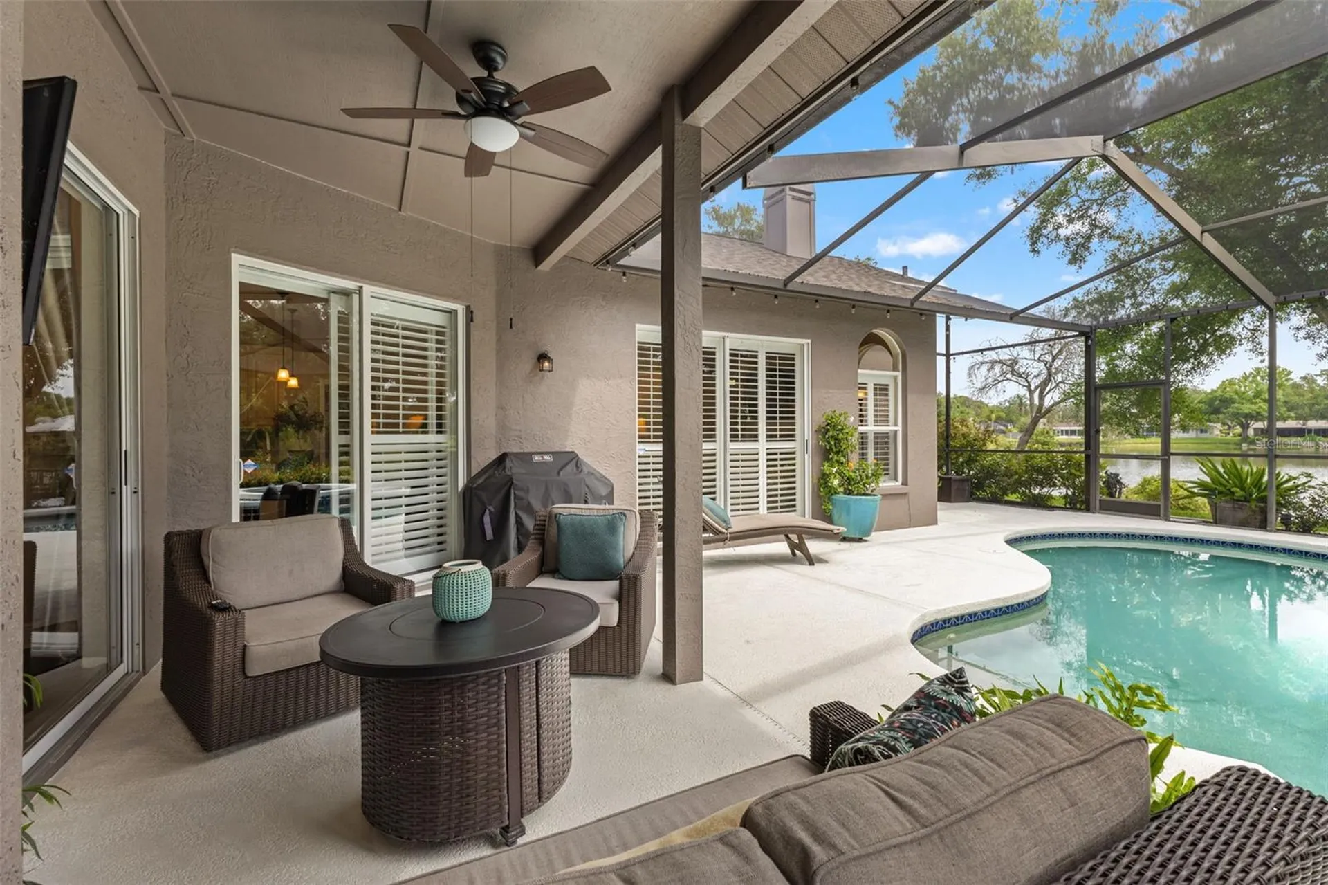 4315 Round Lake Tampa FL 33618