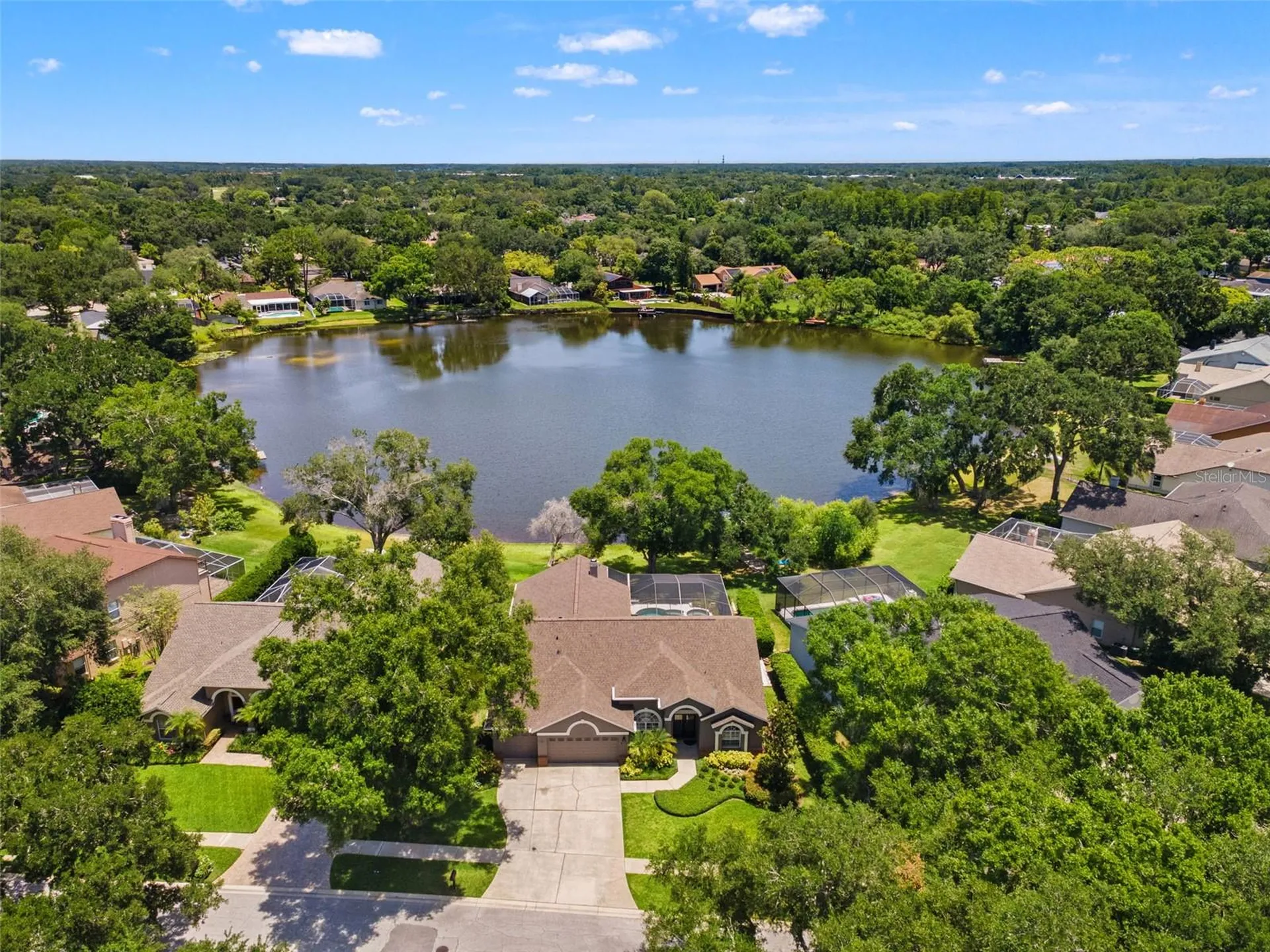 4315 Round Lake Tampa FL 33618