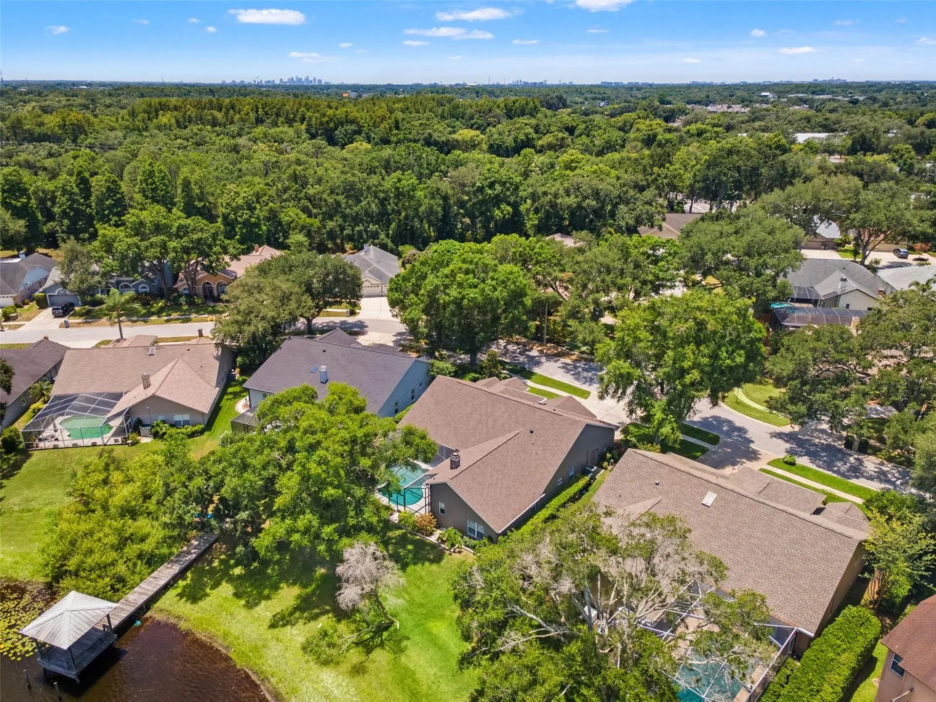 4315 Round Lake Tampa FL 33618