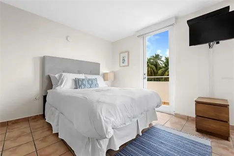 15 1 Villas Del Golf Oest Kenedy Dorado PR 00646