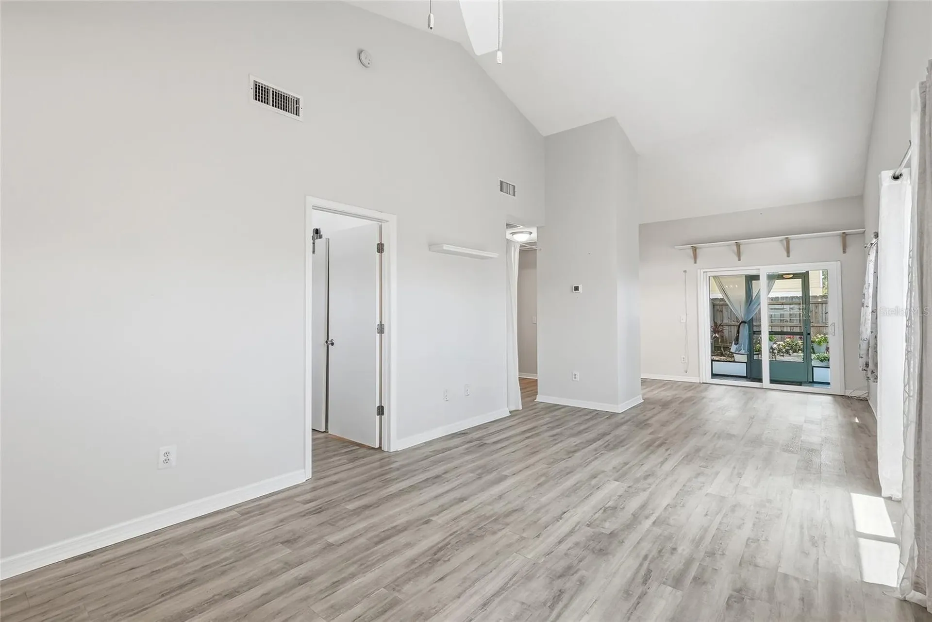 366 47th Avenue N St Petersburg FL 33703