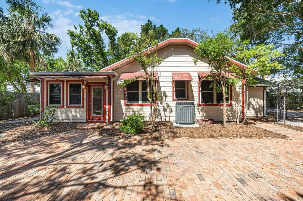 1743 8th Street Sarasota FL 34236