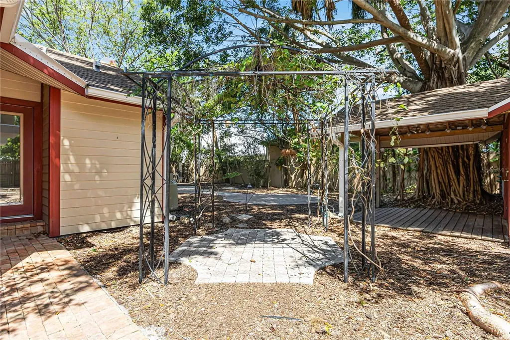 1743 8th Street Sarasota FL 34236