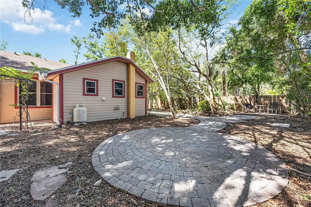 1743 8th Street Sarasota FL 34236