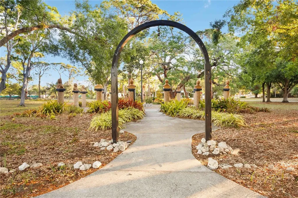 1743 8th Street Sarasota FL 34236
