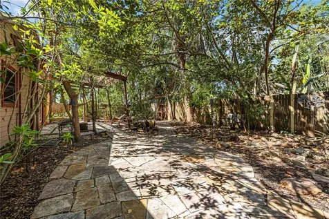 1743 8th Street Sarasota FL 34236