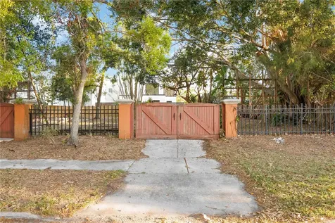 1743 8th Street Sarasota FL 34236