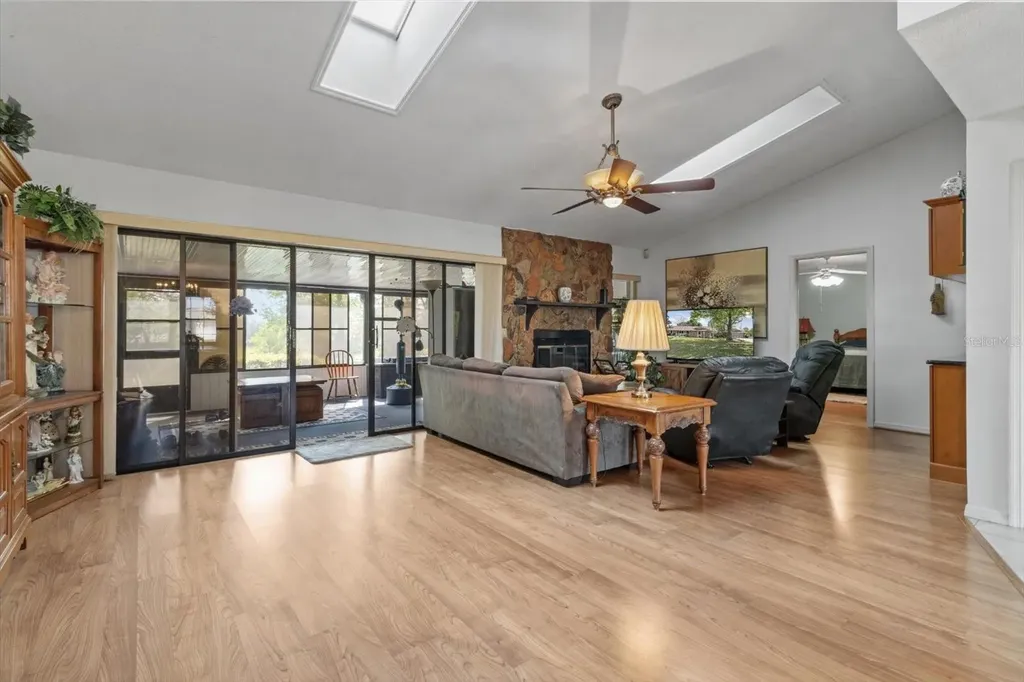 8921 S Thoroughbred Point Inverness FL 34452