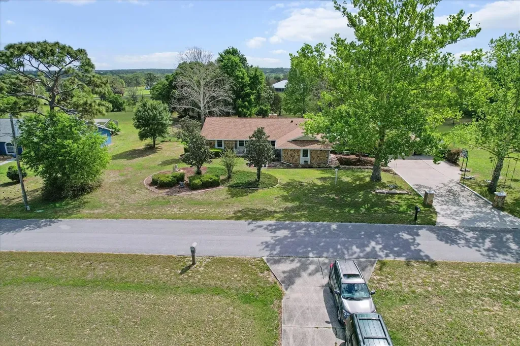 8921 S Thoroughbred Point Inverness FL 34452
