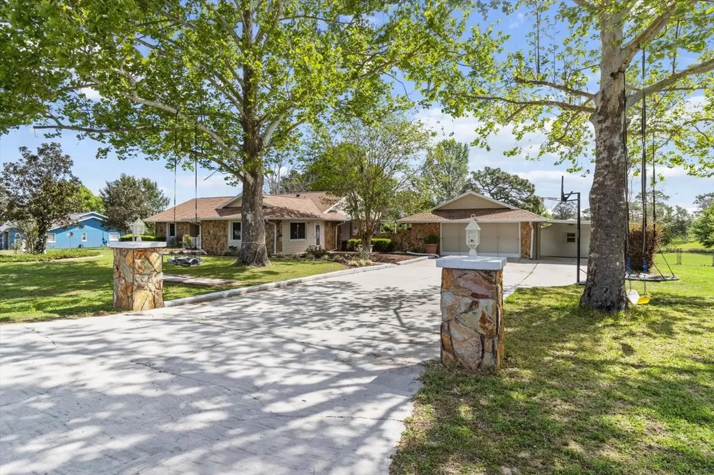 8921 S Thoroughbred Point Inverness FL 34452