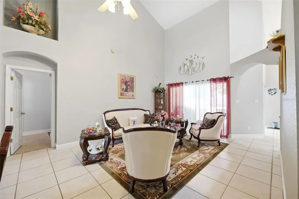 2112 Heritage Crest Drive Valrico FL 33594